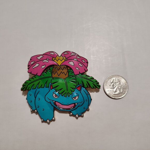 Pokemon TCG Venusaur Deluxe Enamel Pin Official Nintendo Premium XL Pin Badge - Picture 2 of 4
